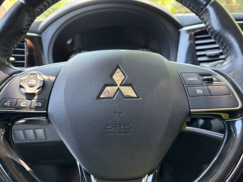 2016 Mitsubishi Outlander SE