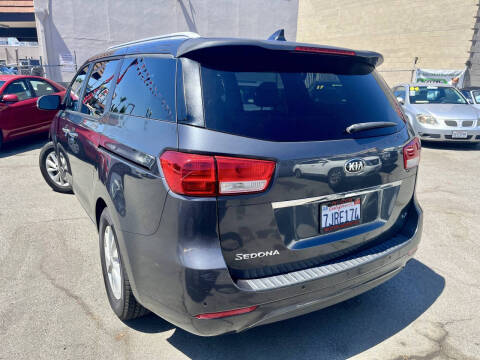 2015 Kia Sedona LX