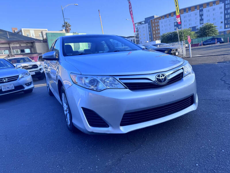 Image of 2012 Toyota Camry LE