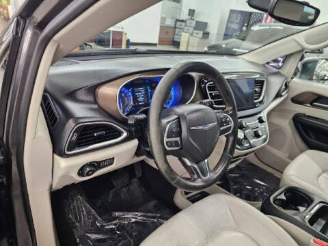 2017 Chrysler Pacifica Touring-L