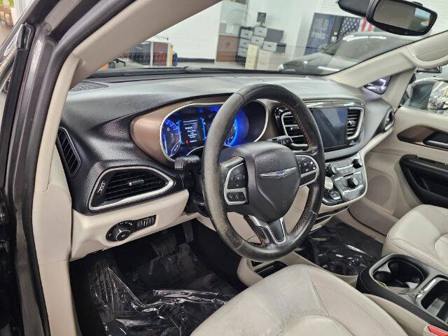 2017 Chrysler Pacifica Touring-L