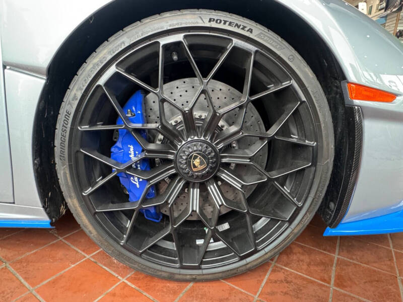 2023 Lamborghini Huracan STO