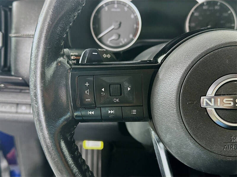 2022 Nissan Pathfinder SV