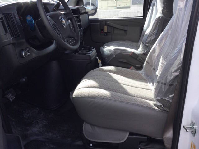 2025 Chevrolet Express 3500