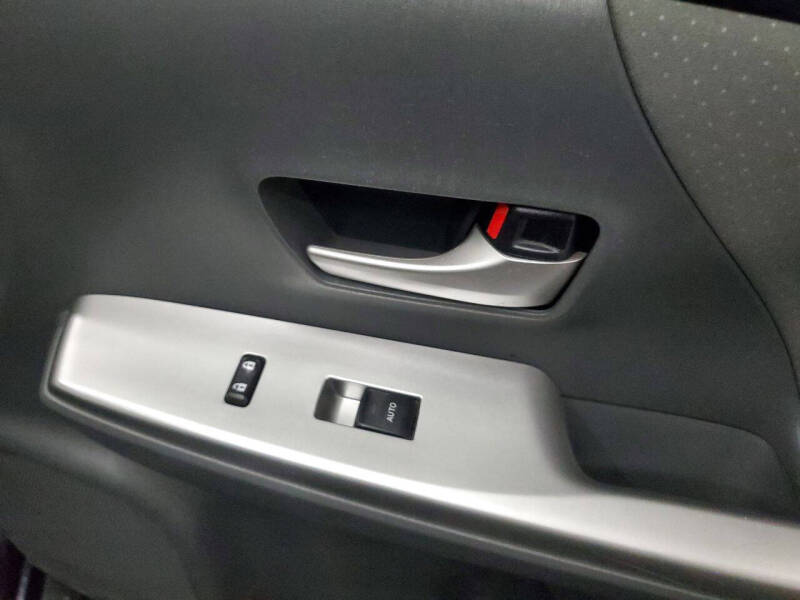 2014 Toyota Prius v Three