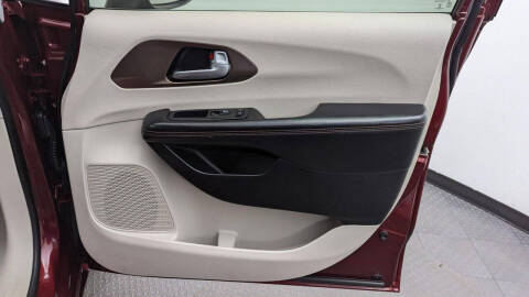 2017 Chrysler Pacifica Touring Plus