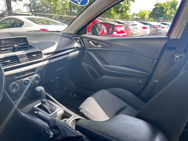 2015 Mazda MAZDA3 i SV