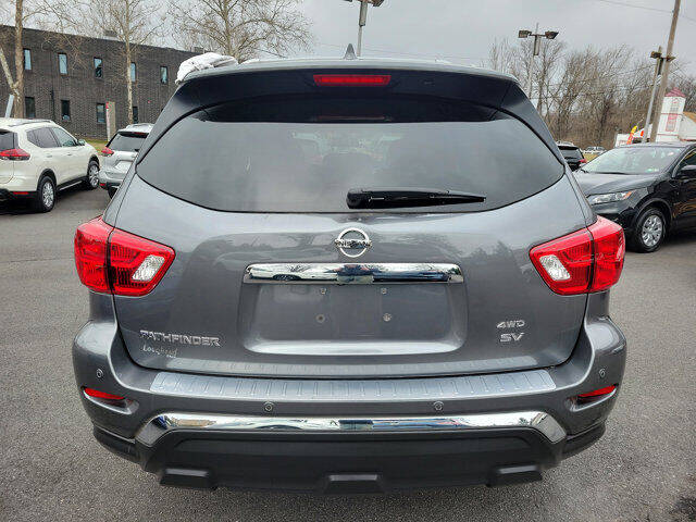 2020 Nissan Pathfinder SV