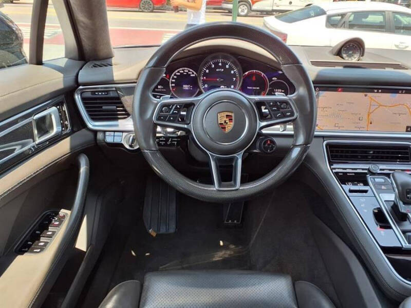 2019 Porsche Panamera GTS