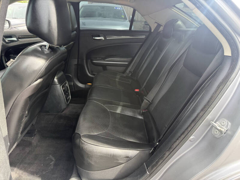2016 Chrysler 300 C