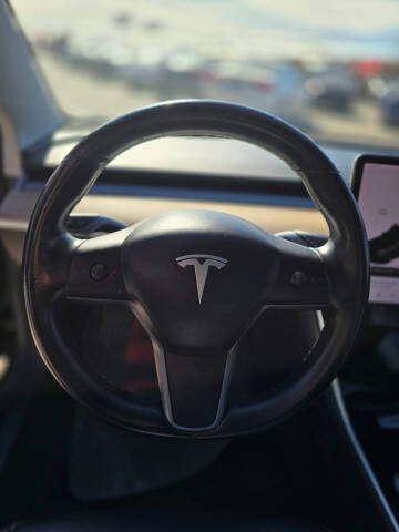 2019 Tesla Model 3 Mid Range