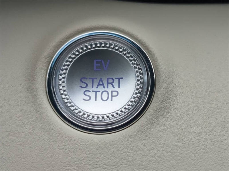 2025 Genesis Electrified GV70 Advanced