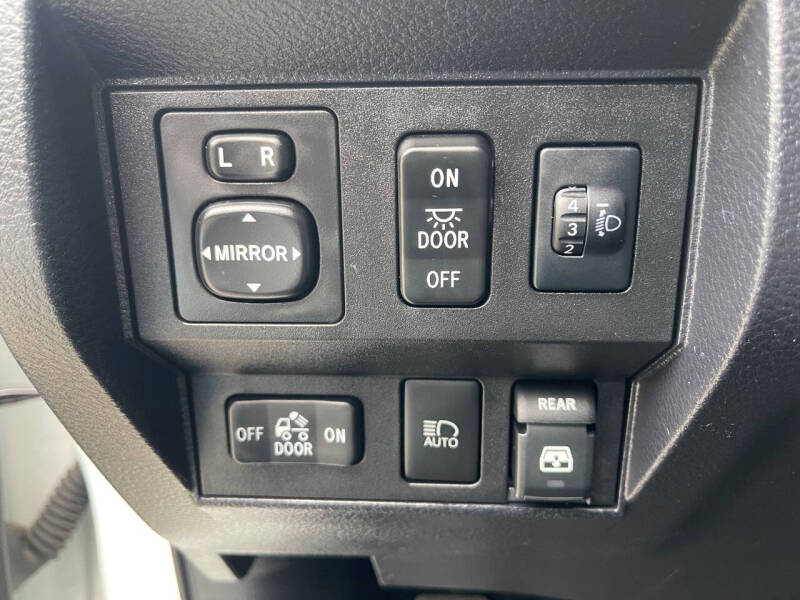 2018 Toyota Tundra SR5