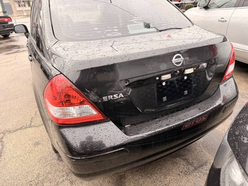 2009 Nissan Versa 1.6 Base