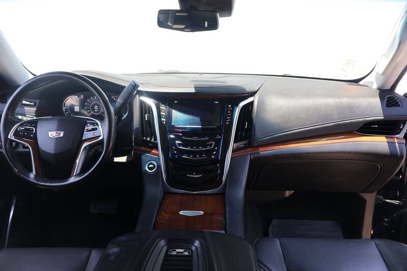2018 Cadillac Escalade ESV Luxury