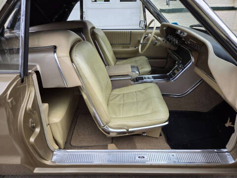 1966 Ford Thunderbird