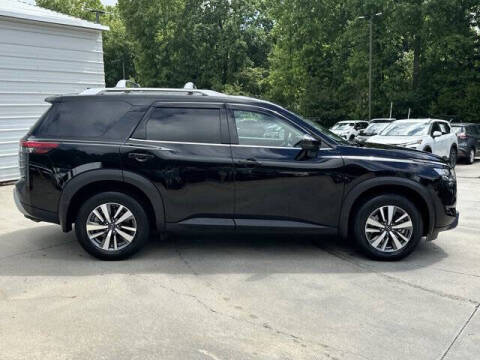2024 Nissan Pathfinder SL