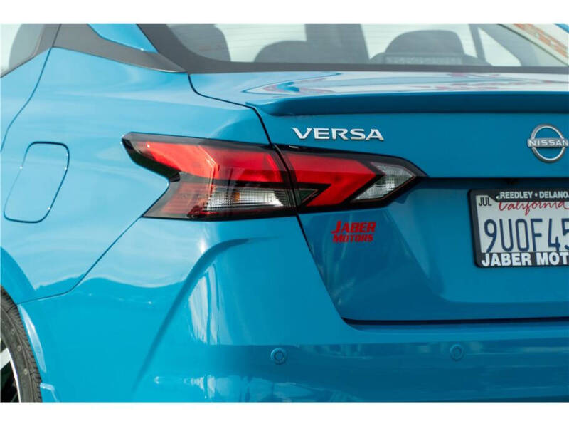 2025 Nissan Versa SR