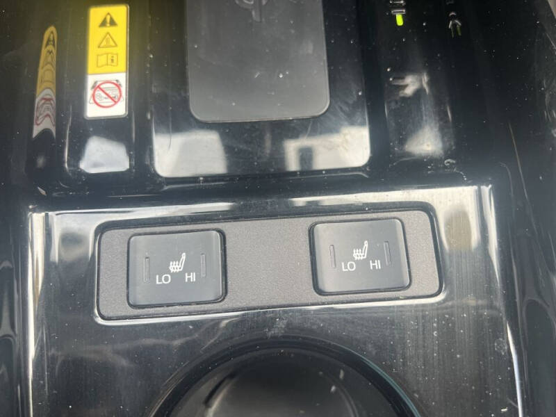 2021 Toyota Prius XLE