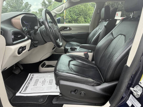 2017 Chrysler Pacifica Touring-L Plus