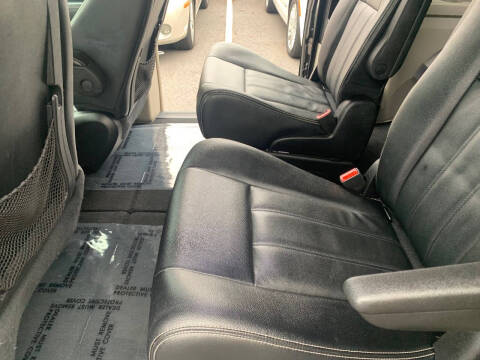 2016 Chrysler Town and Country Touring