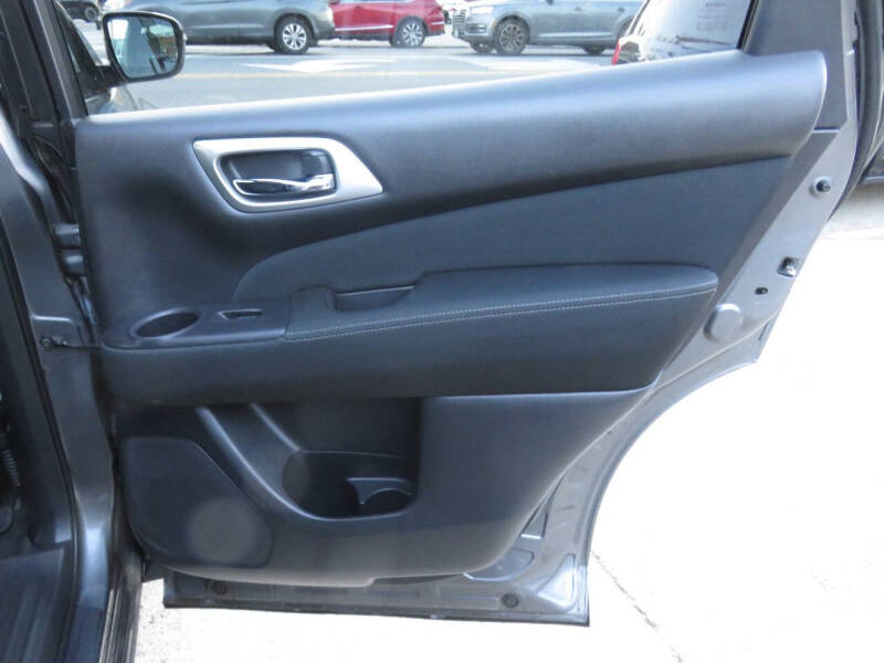 2017 Nissan Pathfinder S