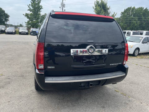 2011 Cadillac Escalade Luxury