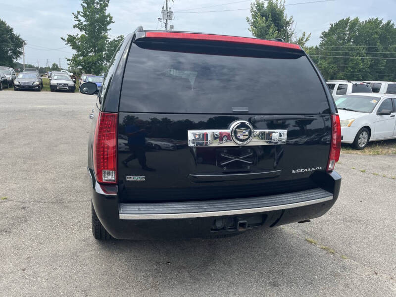 2011 Cadillac Escalade Luxury