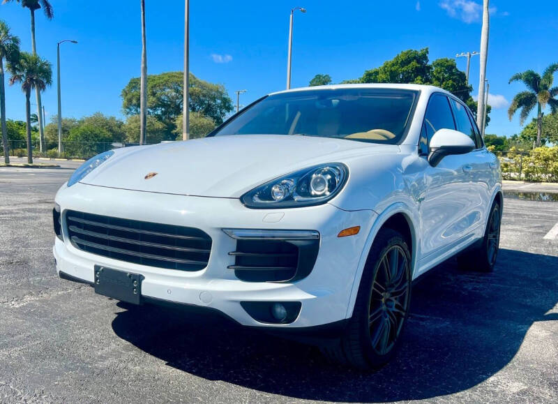 2017 Porsche Cayenne S E-Hybrid Platinum Edition