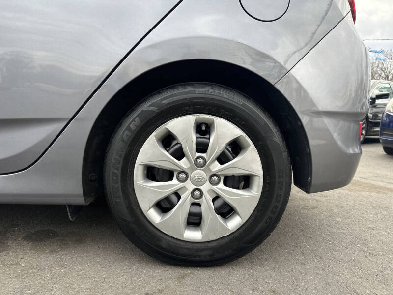 2017 Hyundai Accent SE