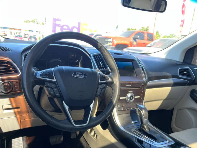 2017 Ford Edge Titanium