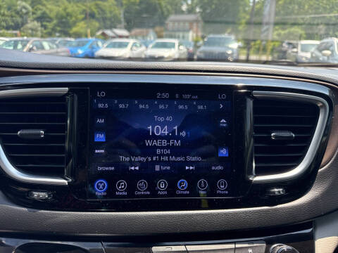 2017 Chrysler Pacifica Touring-L Plus