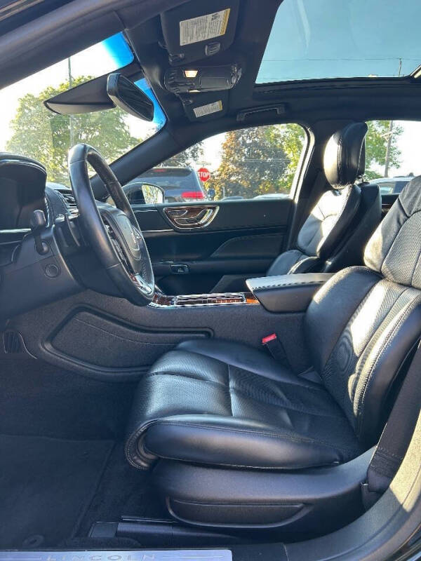 2017 Lincoln Continental Select
