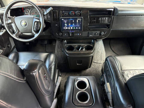 2023 Chevrolet Express 2500