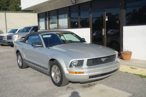 2005 Ford Mustang V6 Deluxe