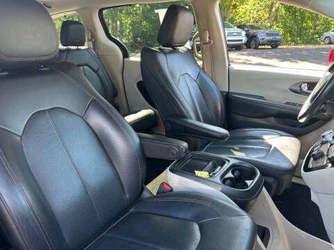 2020 Chrysler Pacifica Touring L