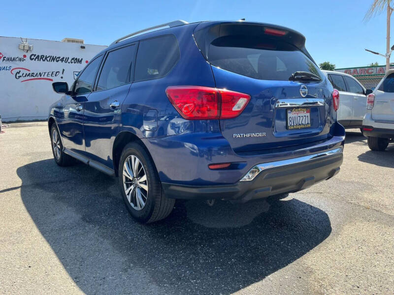 2020 Nissan Pathfinder SV