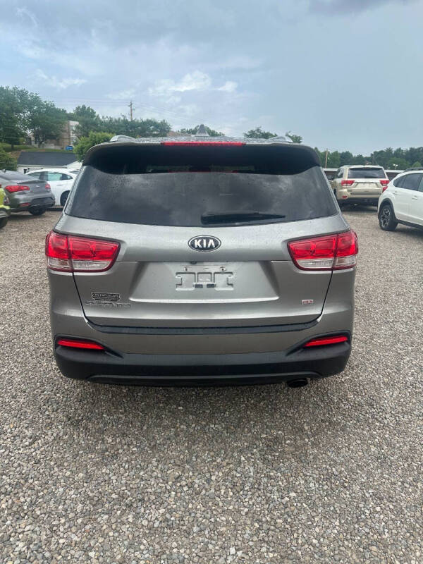 2016 Kia Sorento LX