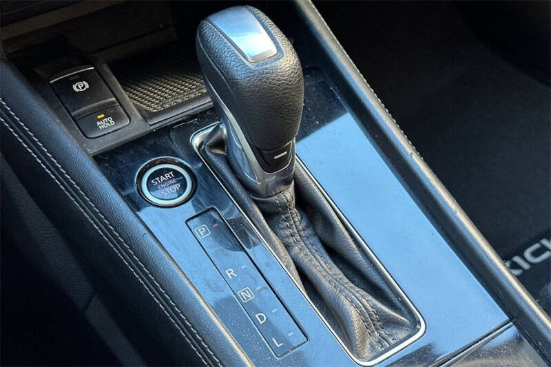 2022 Nissan Kicks SV