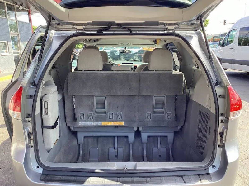 2011 Toyota Sienna