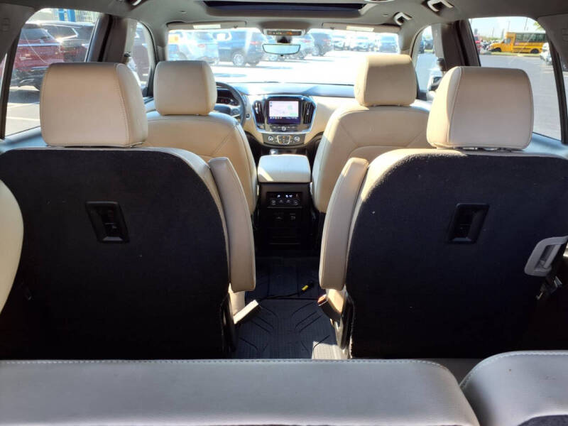 2023 Chevrolet Traverse LT Leather
