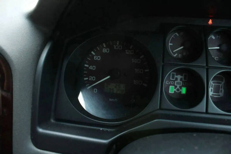 2000 Mitsubishi Pajero