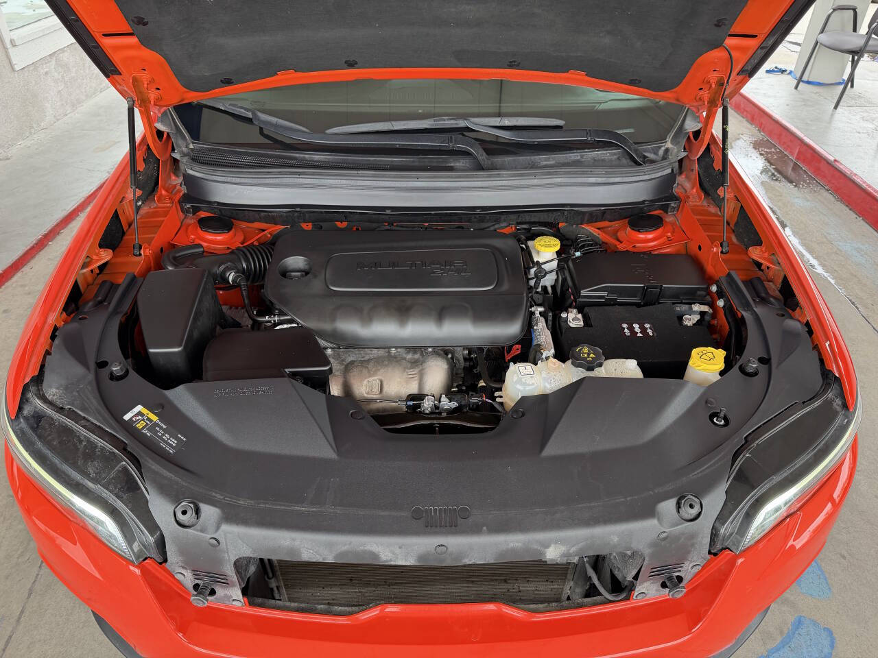 Orange 2021 Jeep Cherokee Latitude Latitude 4dr SUV 19