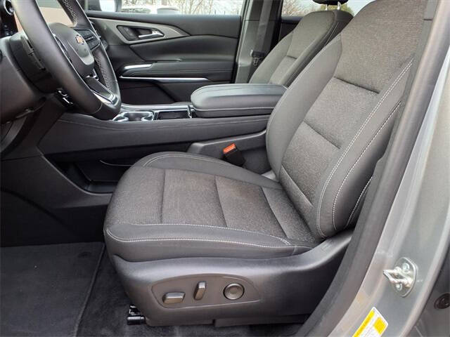 2024 Chevrolet Traverse LT