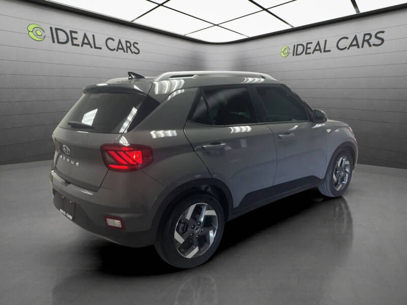 2022 Hyundai Venue SEL