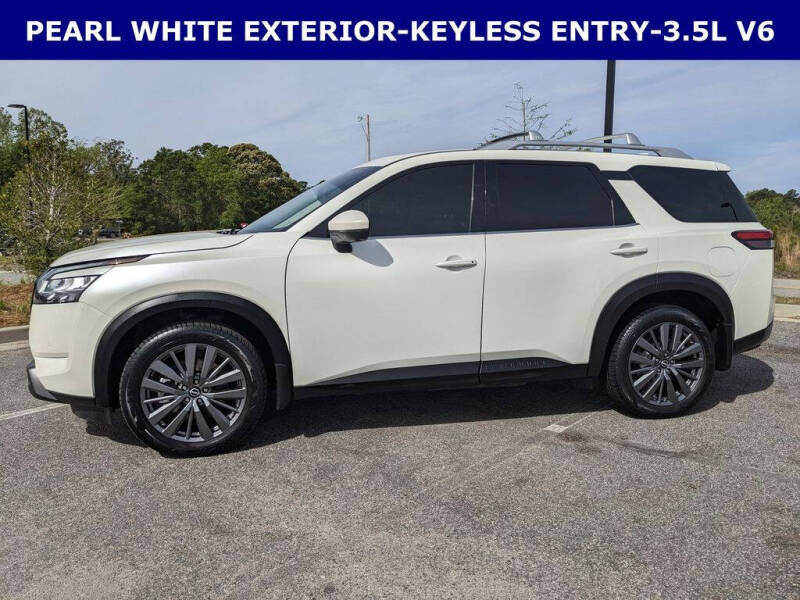 2024 Nissan Pathfinder SL