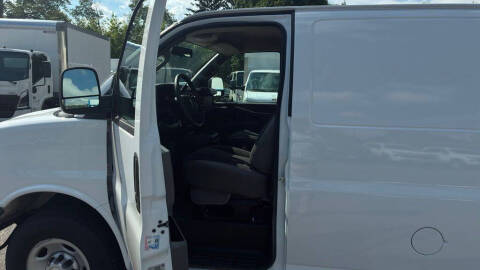 2025 Chevrolet Express 2500