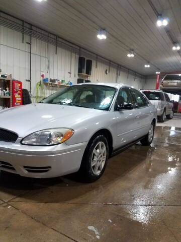 2007 Ford Taurus for sale at WESTSIDE GARAGE LLC in Keokuk IA