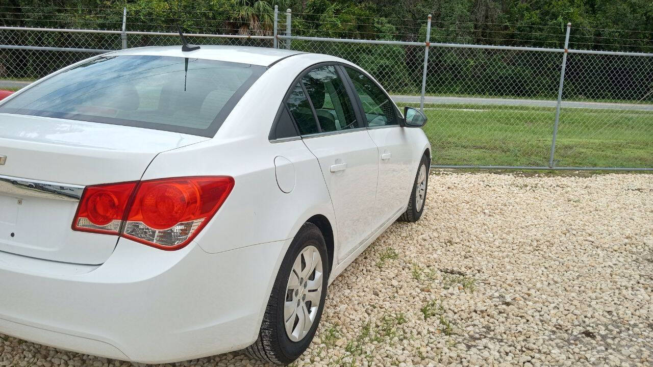 White 2012 Chevrolet Cruze LS LS 4dr Sedan 23