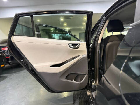 2017 Hyundai Ioniq Hybrid Blue